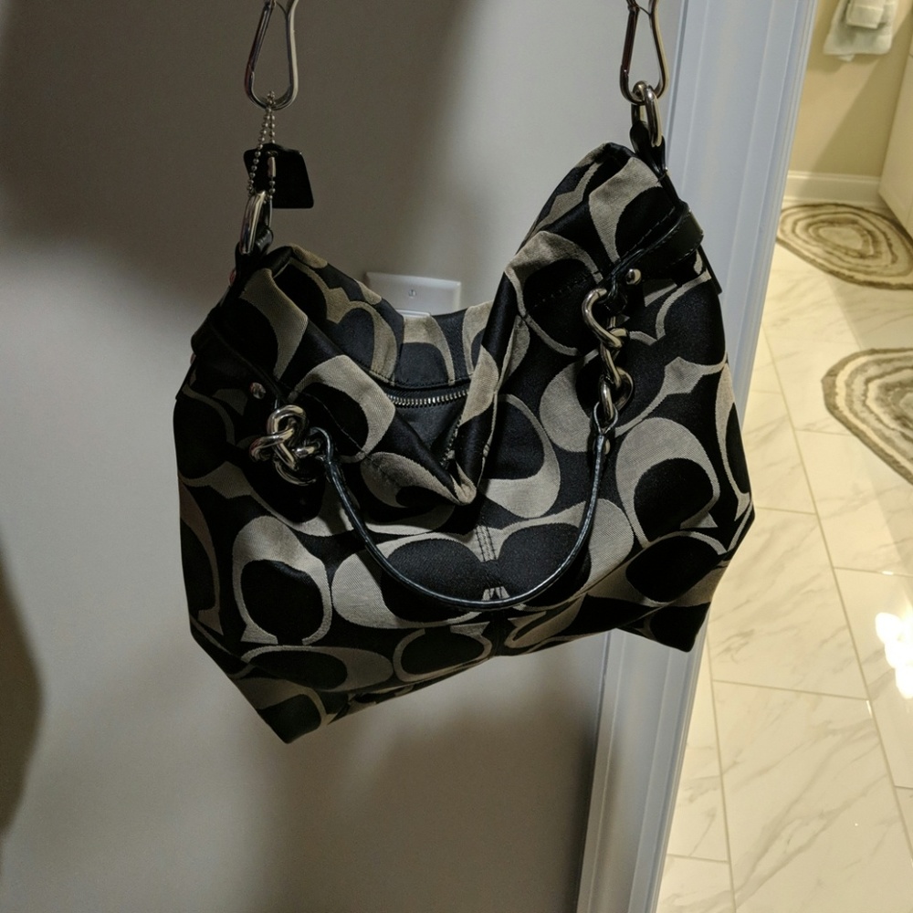 Purse - Picture 2 of 3